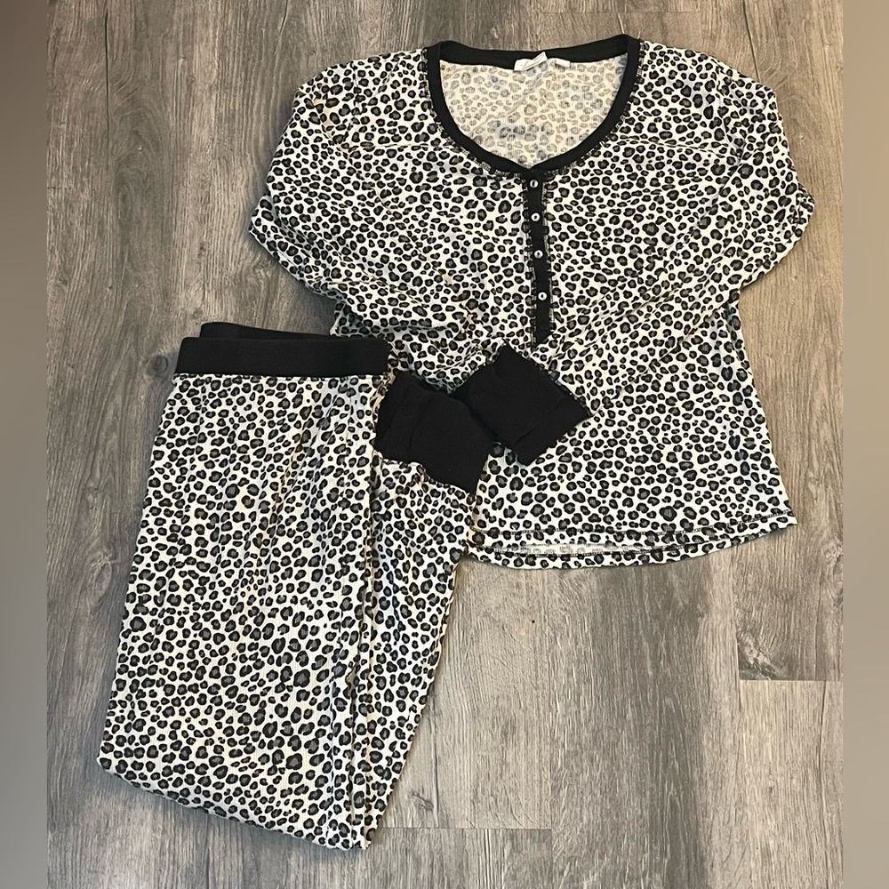 Indigo Women’s Leopard 2 Piece Pajama Set